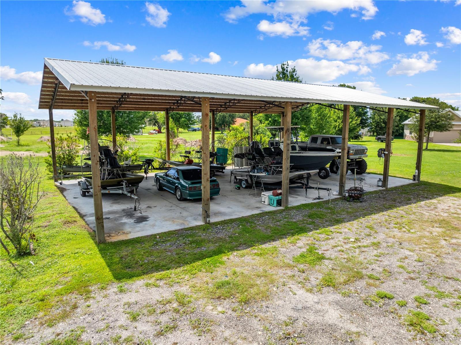 4664 HICKORY TREE LN