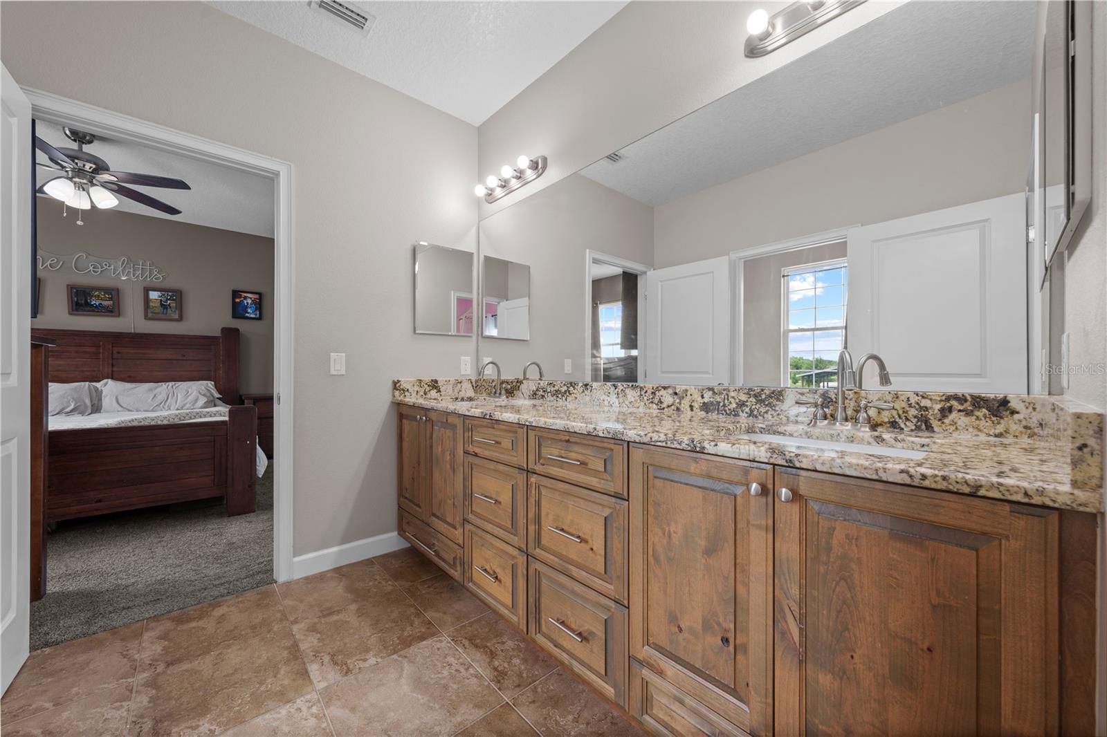 4664 HICKORY TREE LN