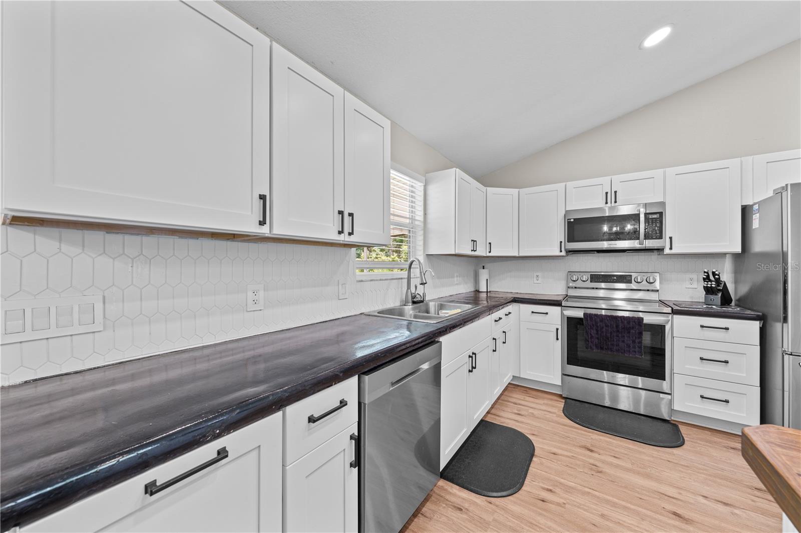 3839 LAKEVIEW ACRES RD