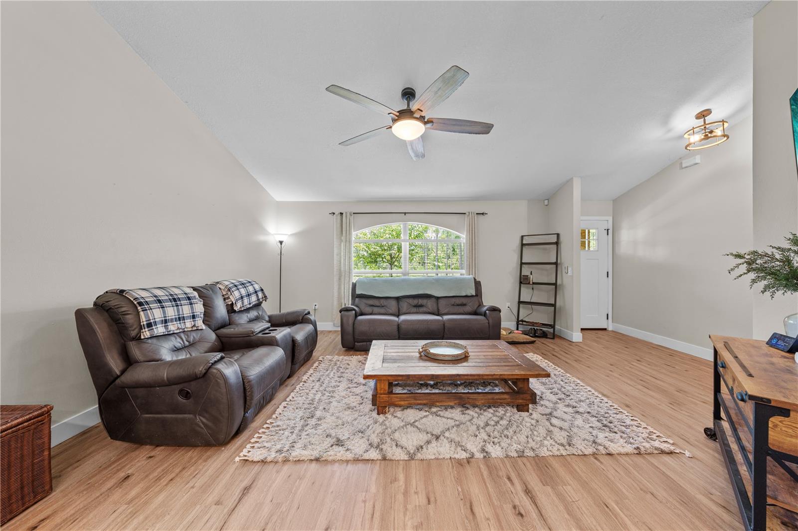 3839 LAKEVIEW ACRES RD