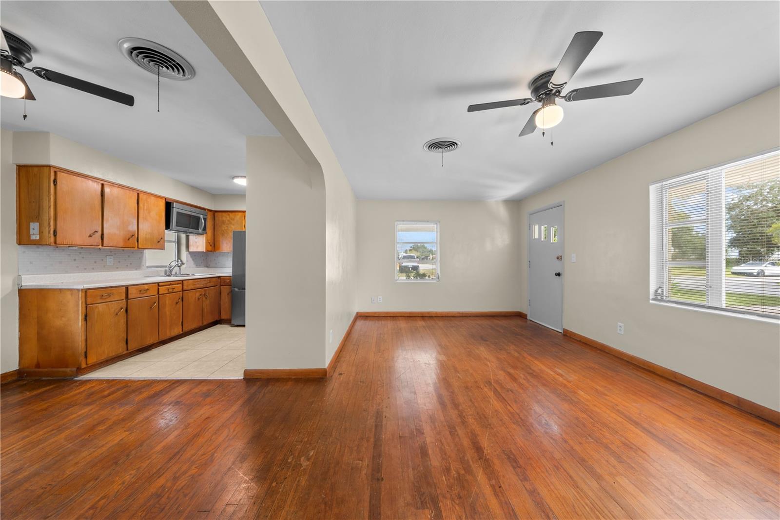 1400 CAROLINA AVE
