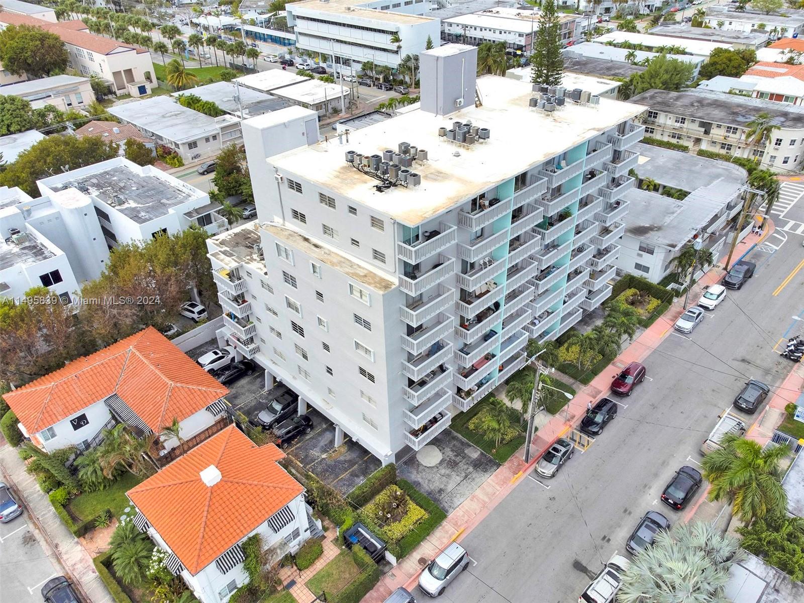 7620 Carlyle Ave Unit: 401
