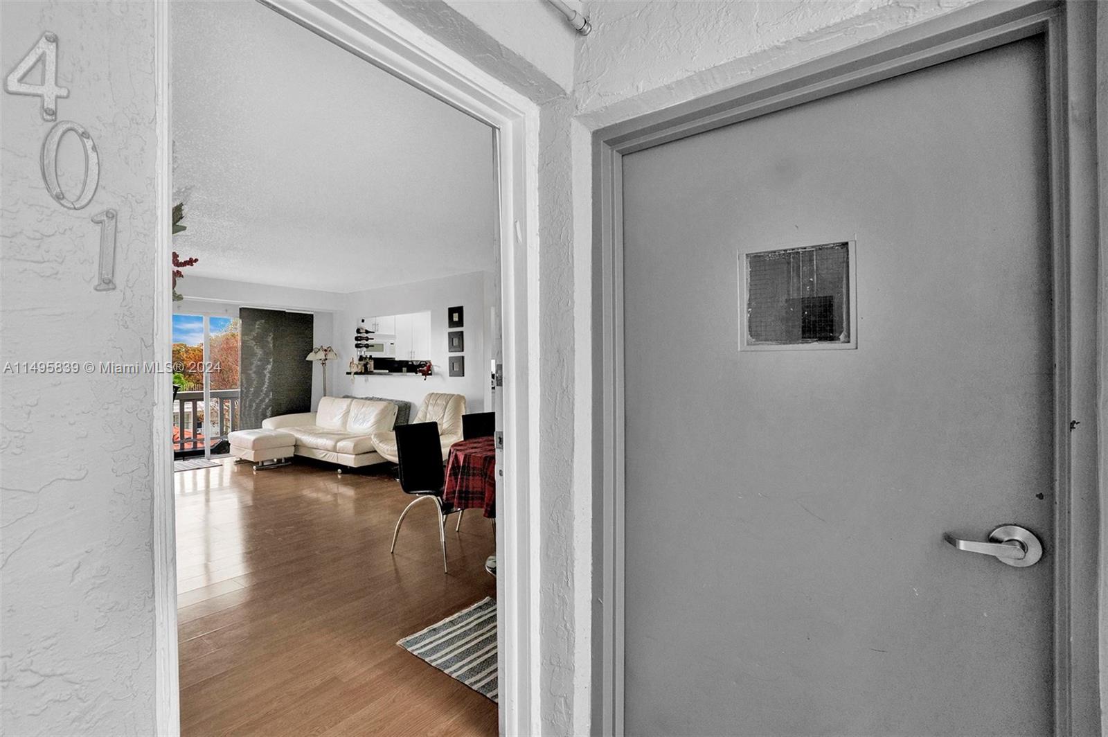 7620 Carlyle Ave Unit: 401