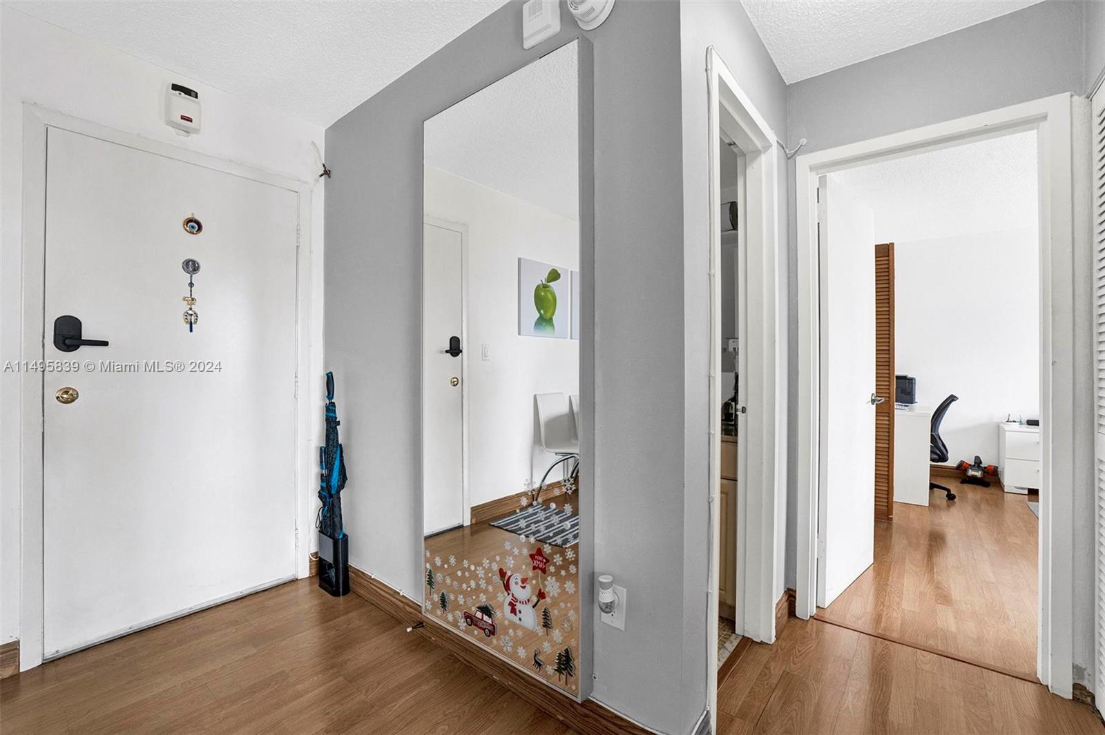 7620 Carlyle Ave Unit: 401