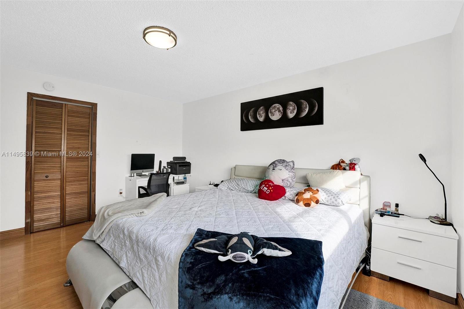 7620 Carlyle Ave Unit: 401