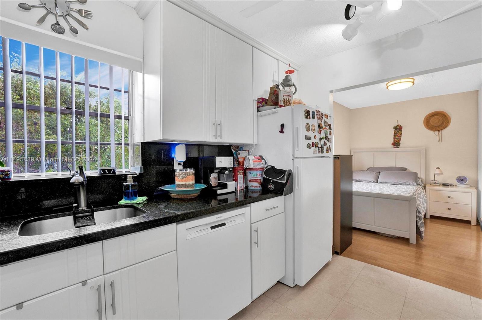 7620 Carlyle Ave Unit: 401