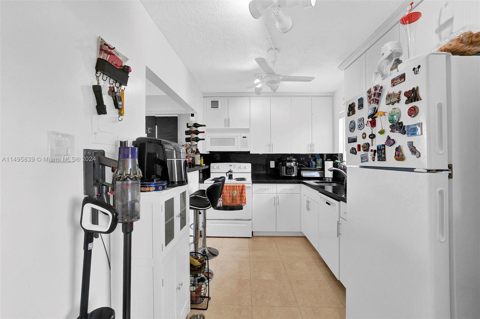 7620 Carlyle Ave Unit: 401