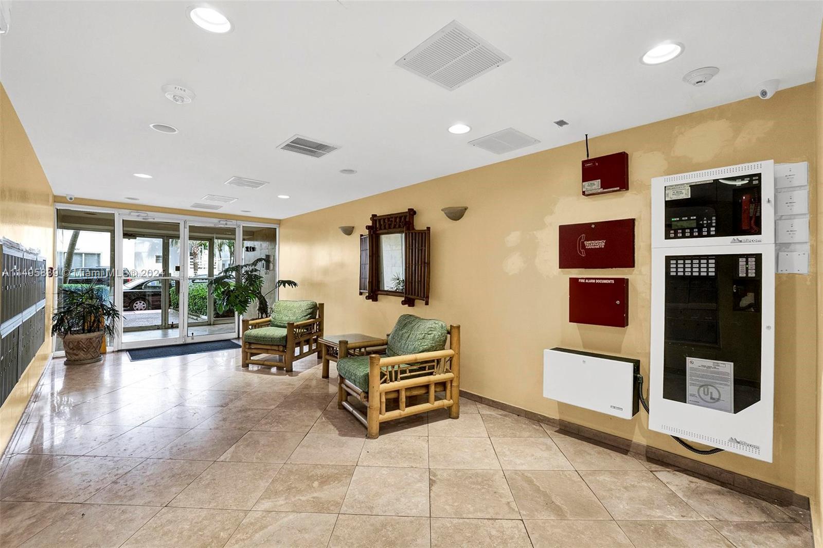 7620 Carlyle Ave Unit: 401