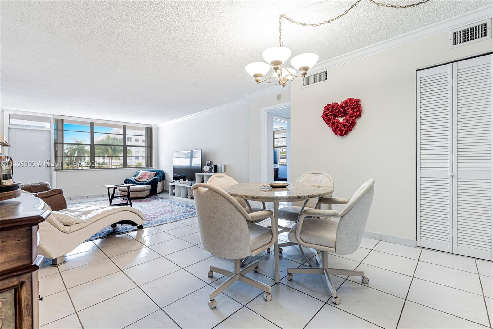 245 18th St Unit: 504