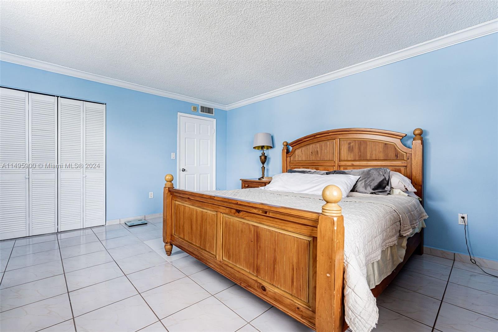 245 18th St Unit: 504