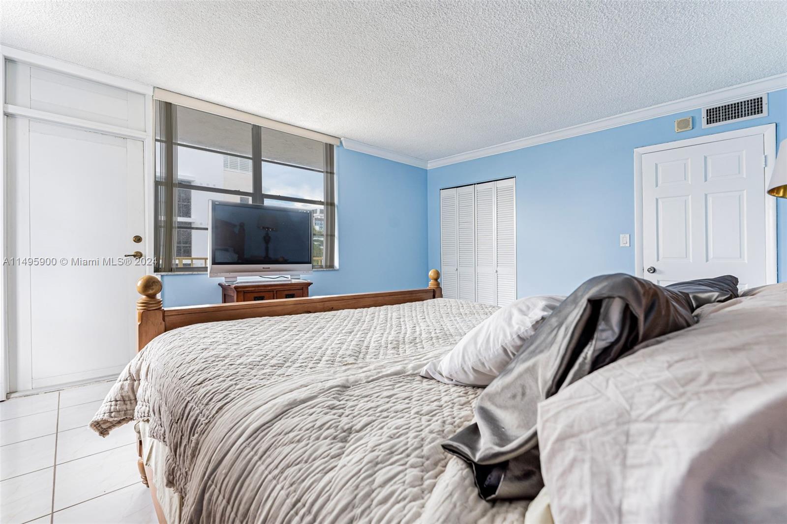 245 18th St Unit: 504