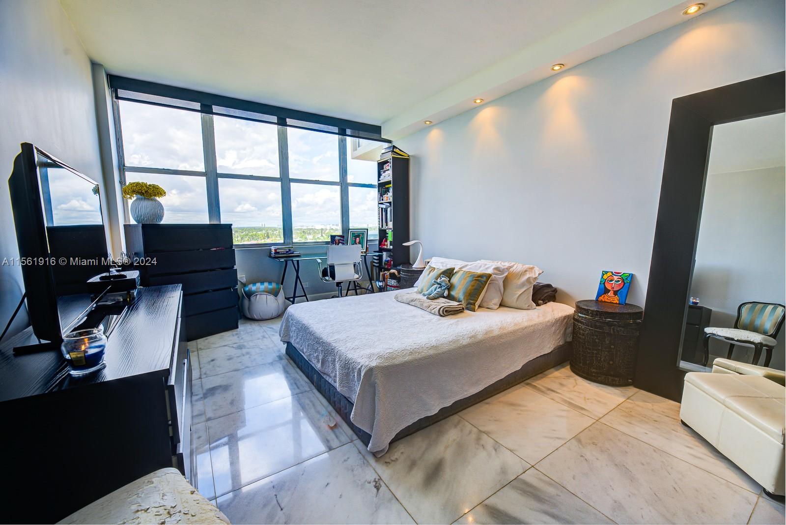 7441 Wayne Ave # 10J