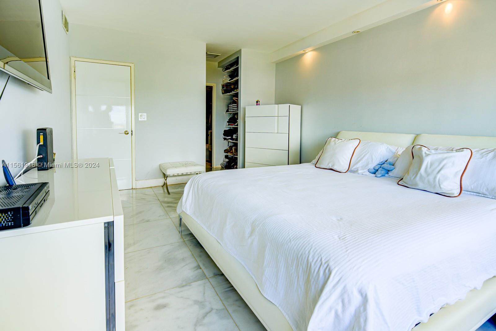 7441 Wayne Ave # 10J