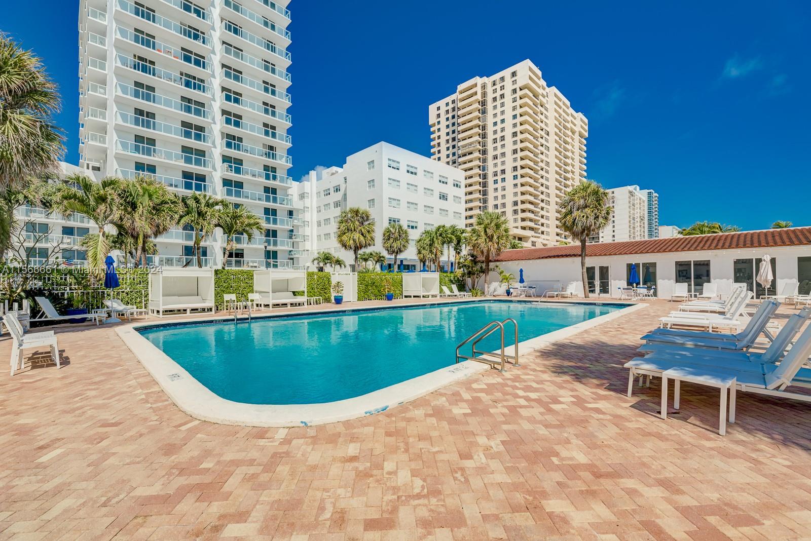 2457 Collins Ave # 407