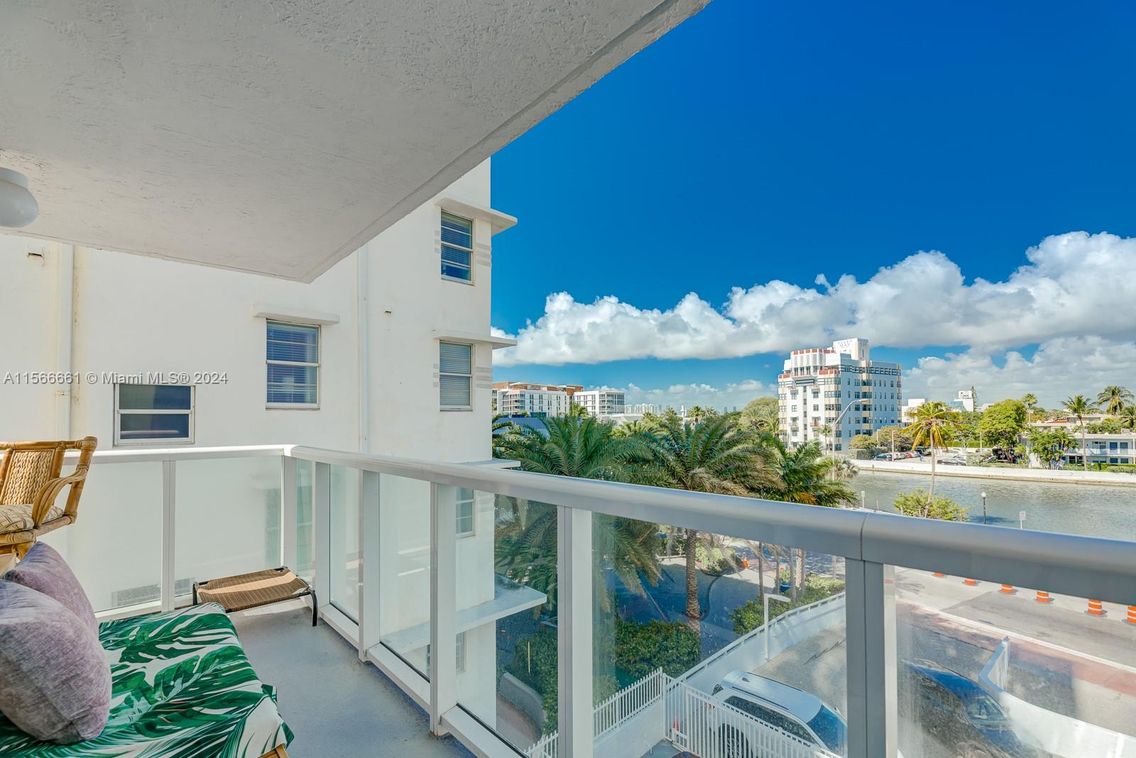 2457 Collins Ave # 407