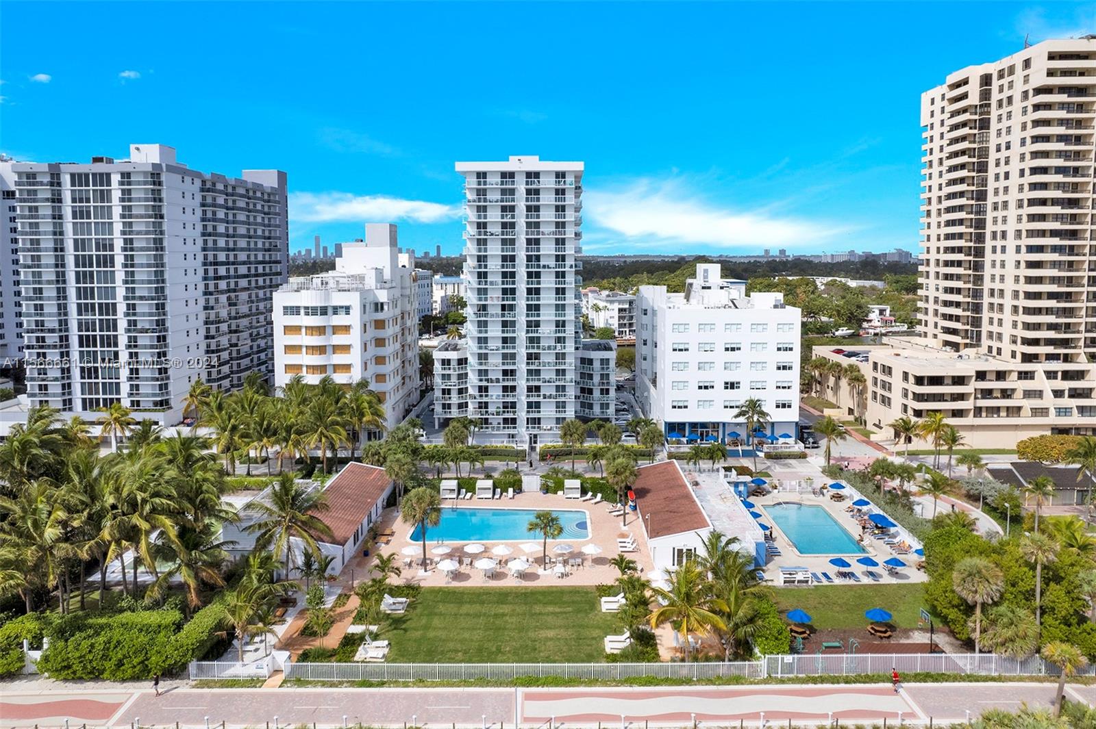2457 Collins Ave # 407