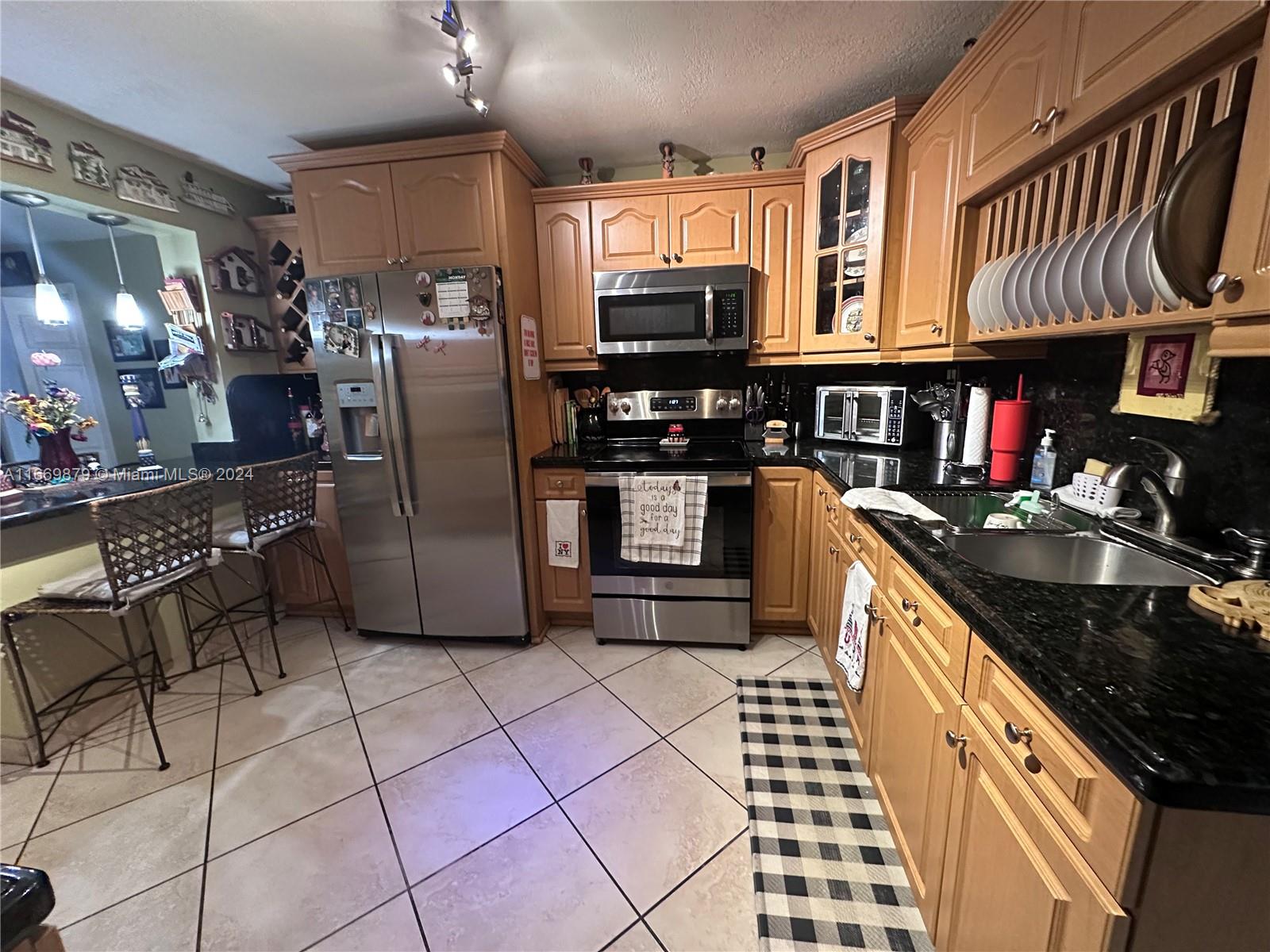 2592 SW 69th Ave