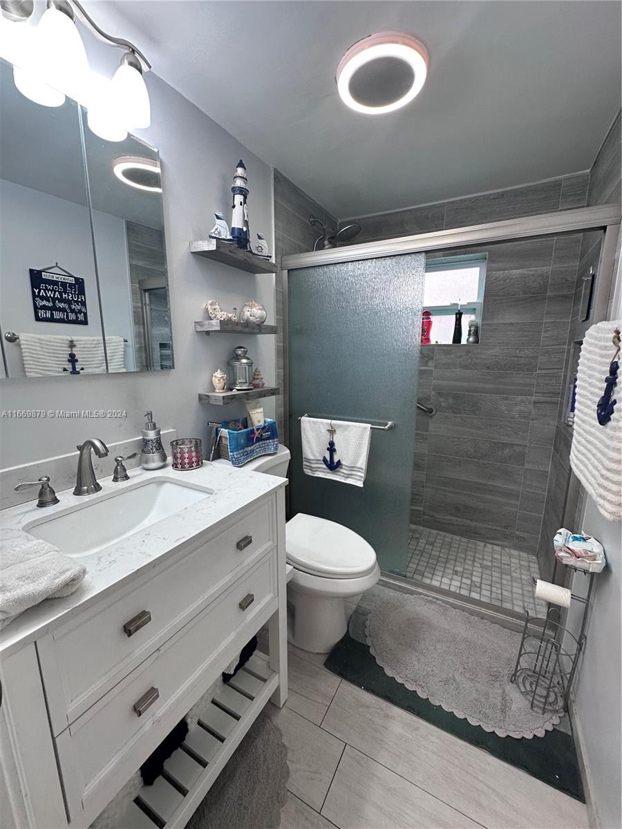 2592 SW 69th Ave