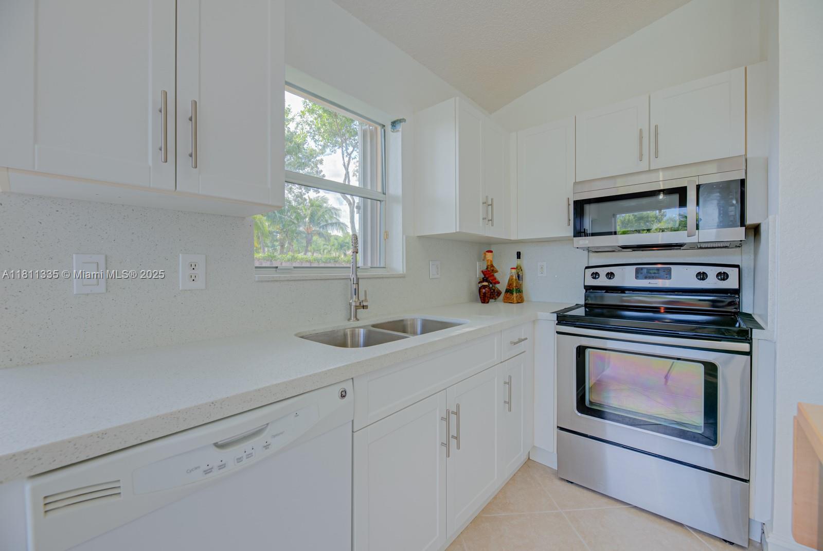 14133 SW 154th Pl Unit: .