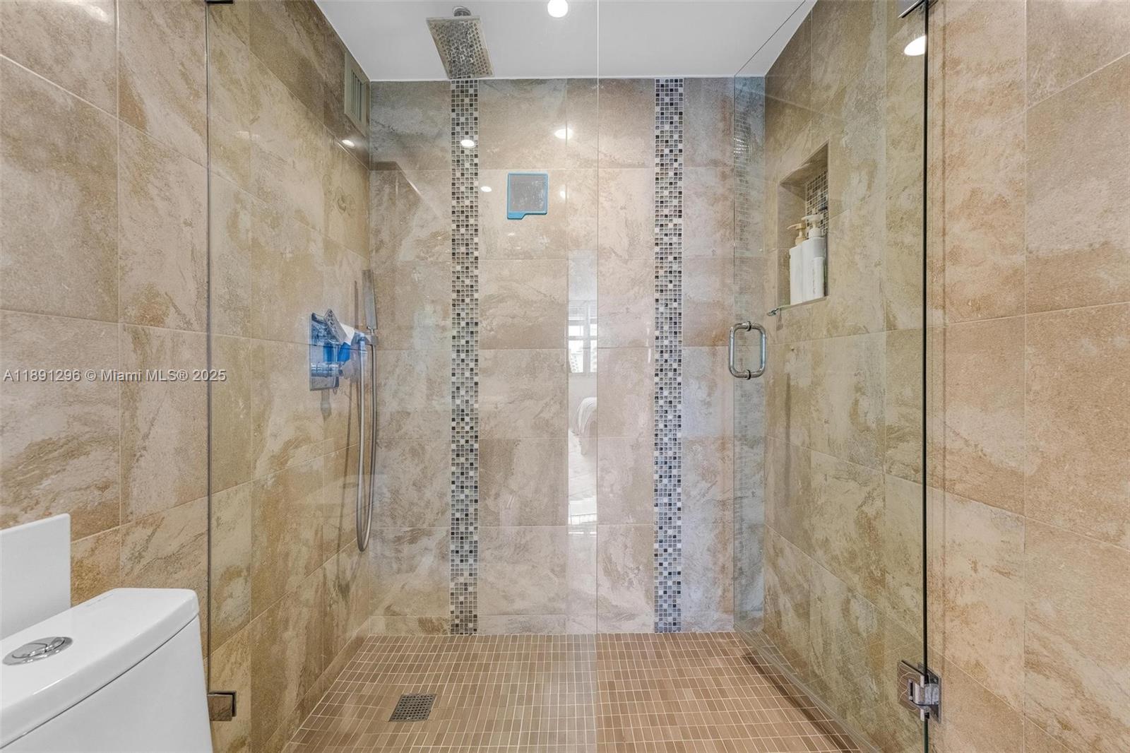5838 Collins Ave # 11B