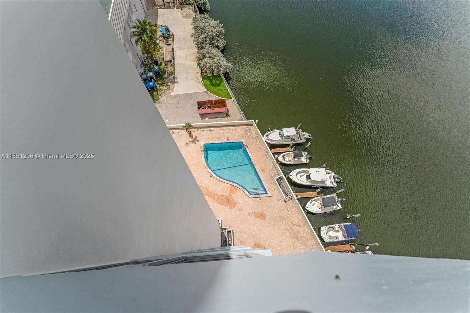 5838 Collins Ave # 11B