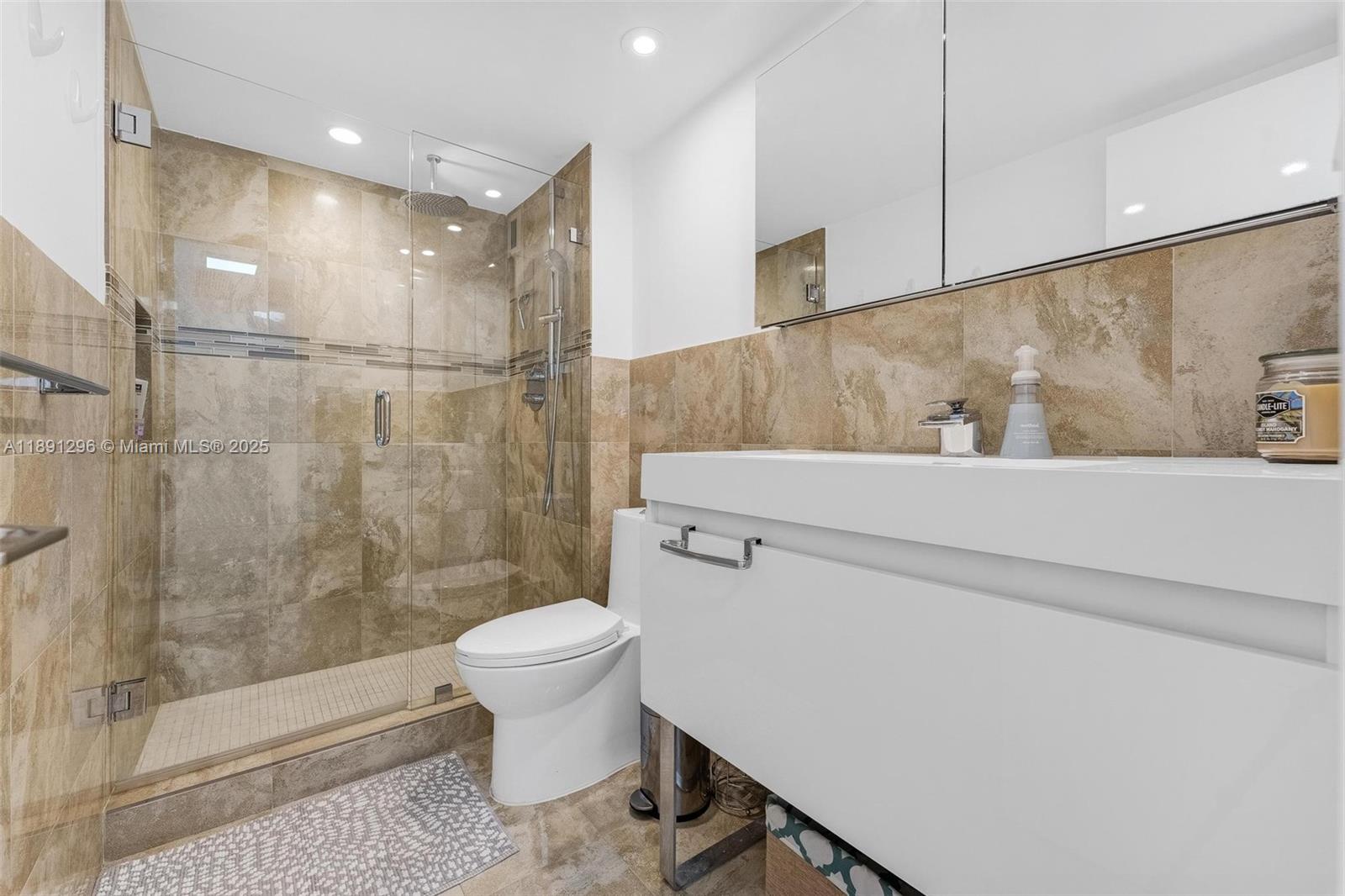 5838 Collins Ave # 11B