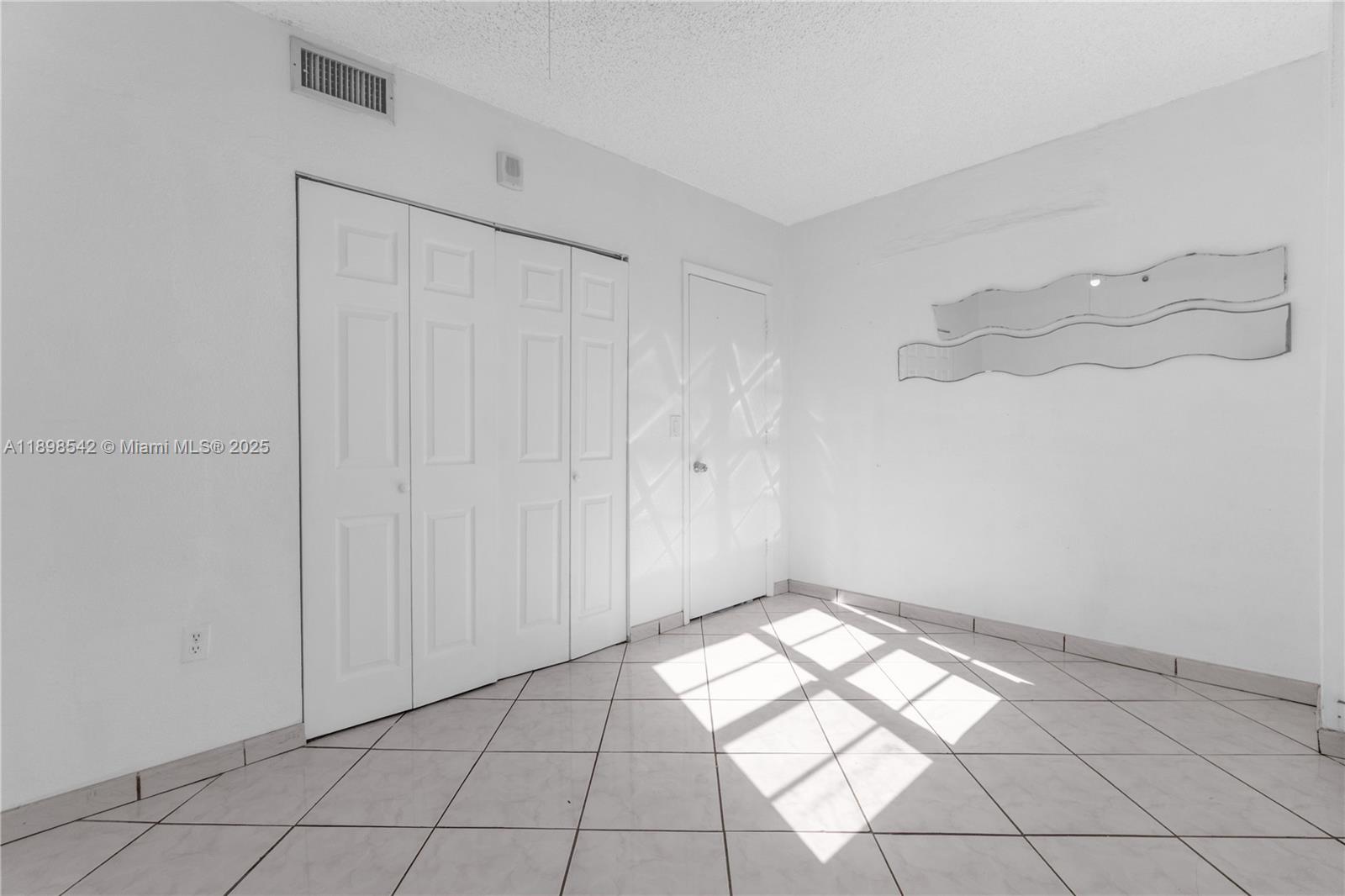 2829 Indian Creek Dr # 1110, Miami Beach Unit: 1110