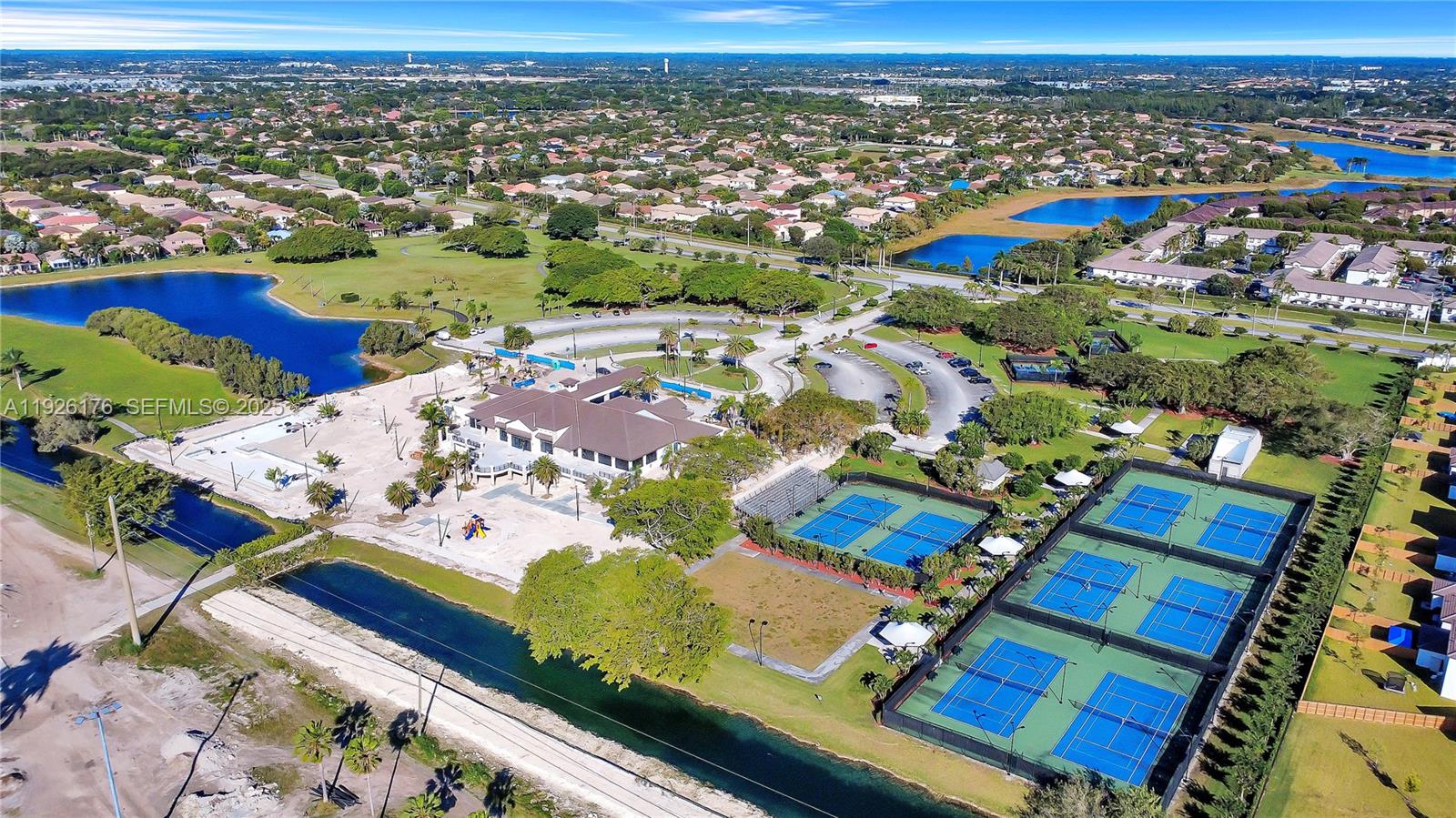 2873 SE 24th Ave # 1