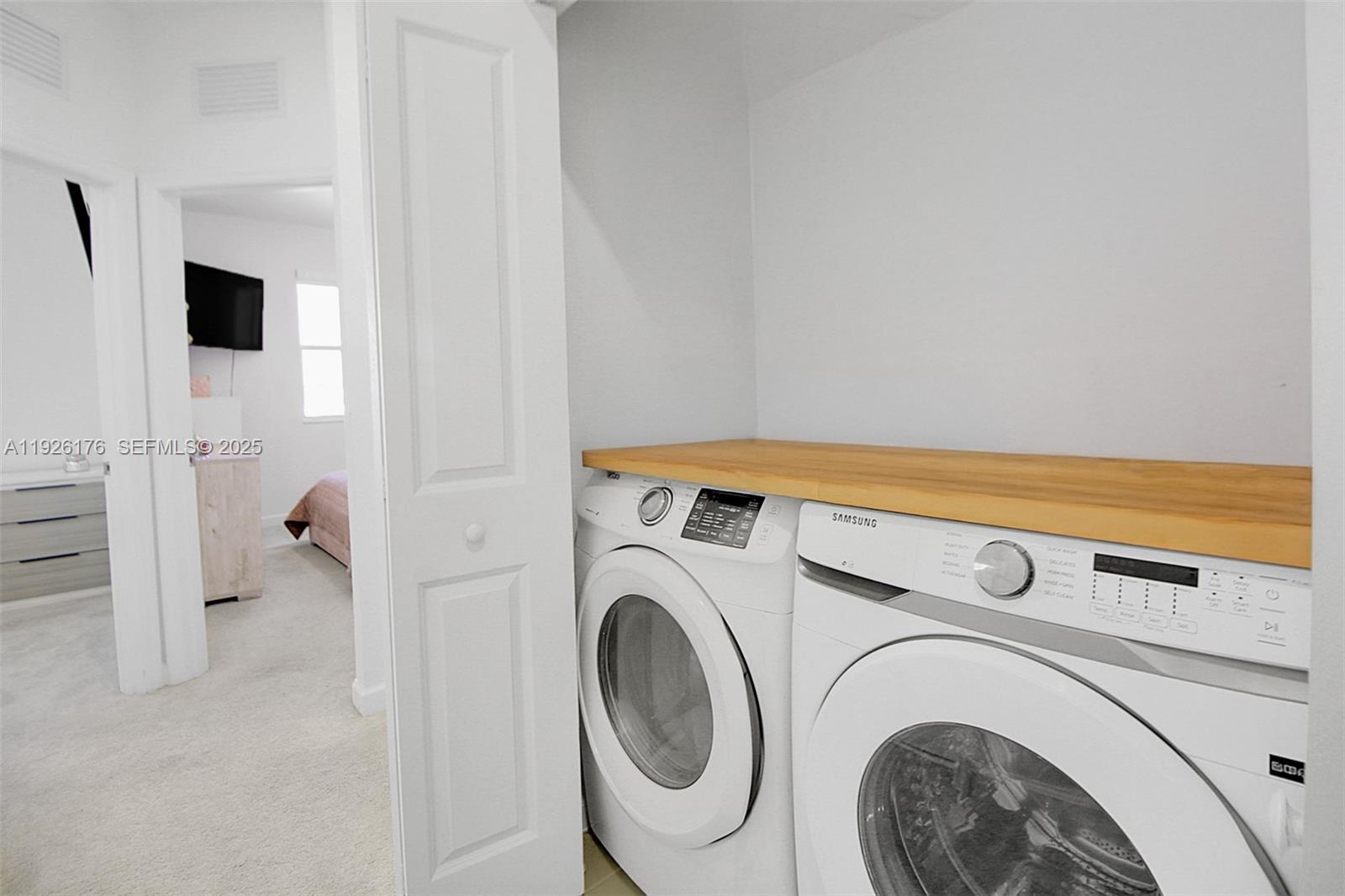 2873 SE 24th Ave # 1