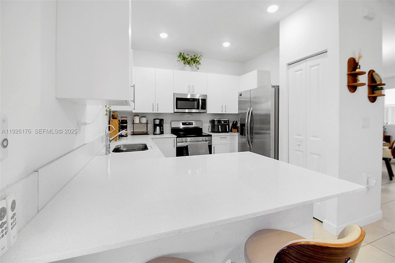 2873 SE 24th Ave # 1