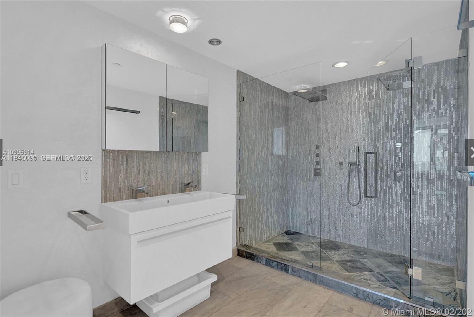 17001 Collins Ave # 4102