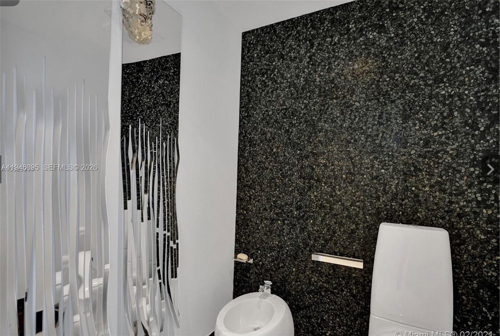 17001 Collins Ave # 4102