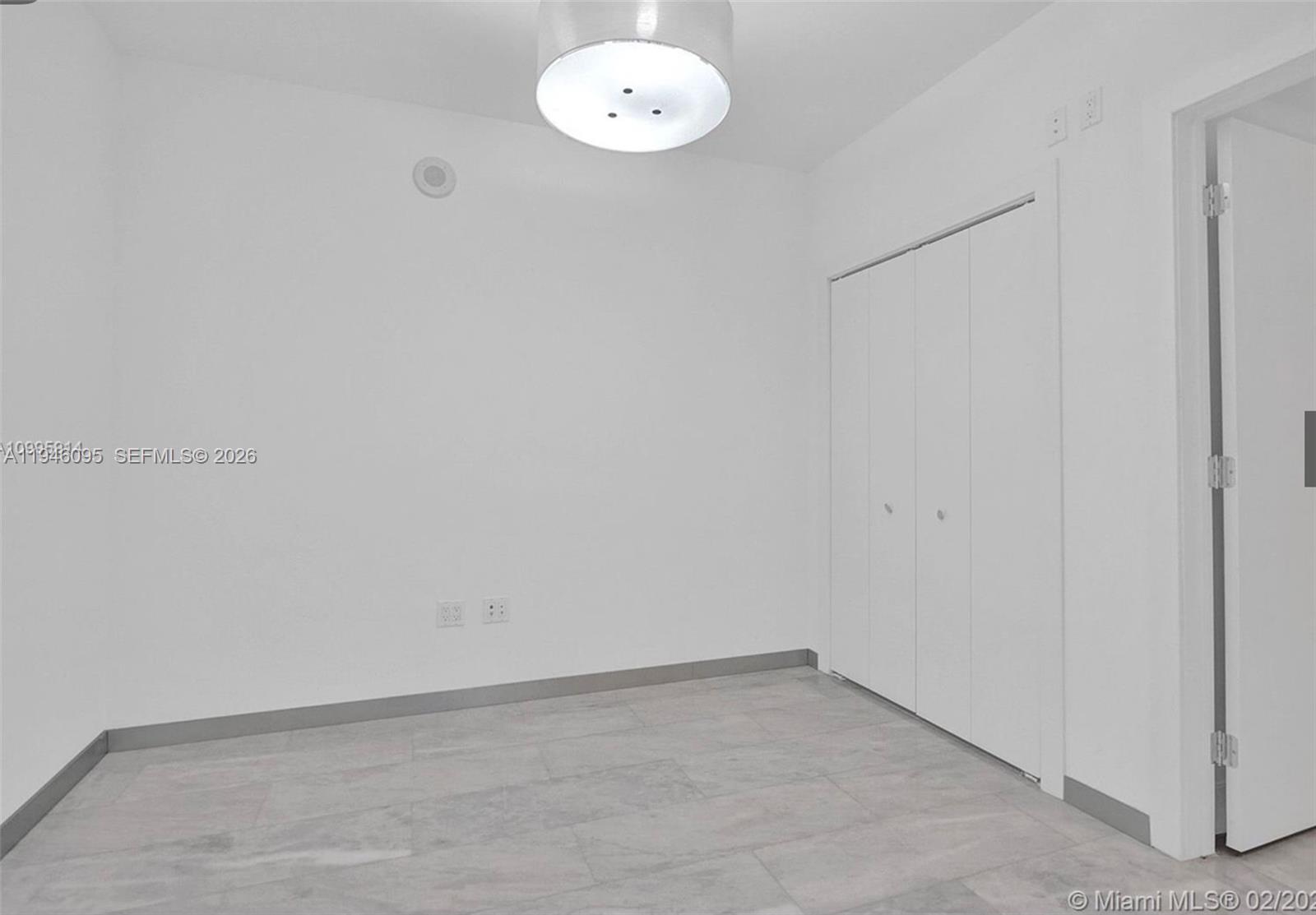 17001 Collins Ave # 4102