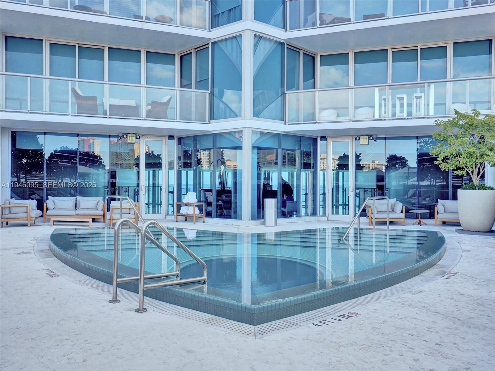 17001 Collins Ave # 4102