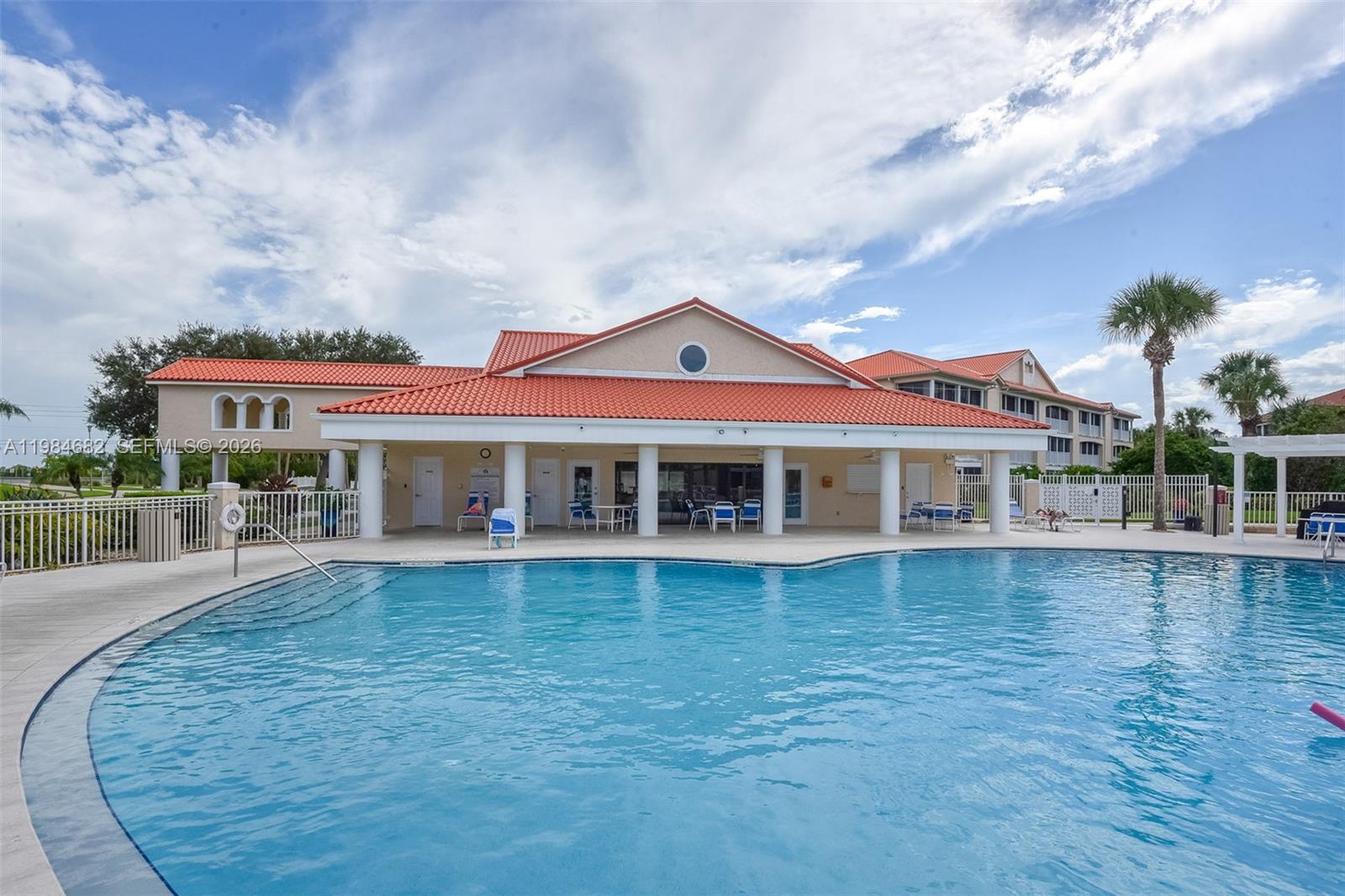 452 Bouchelle Drive # 303