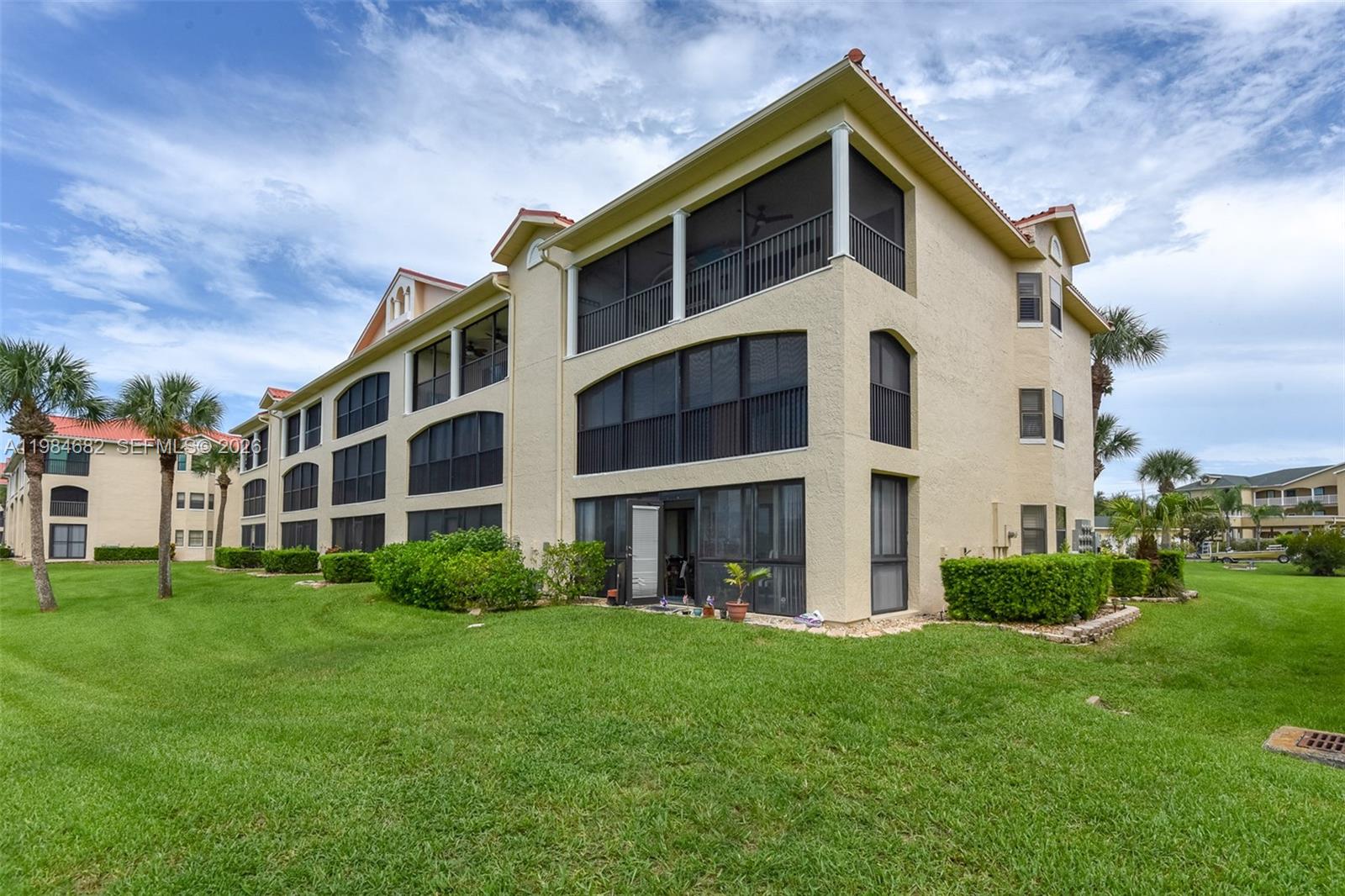 452 Bouchelle Drive # 303