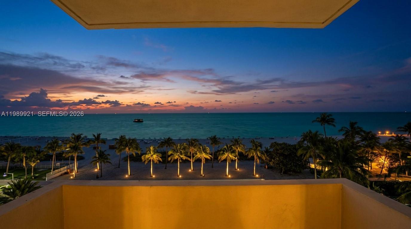 2899 Collins Ave # 847