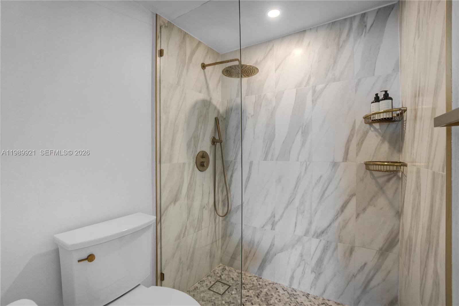 2899 Collins Ave # 847