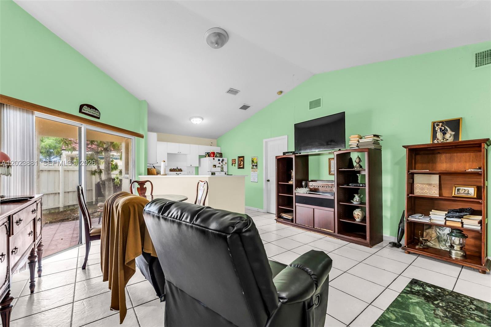 3400 San Remo Cir
