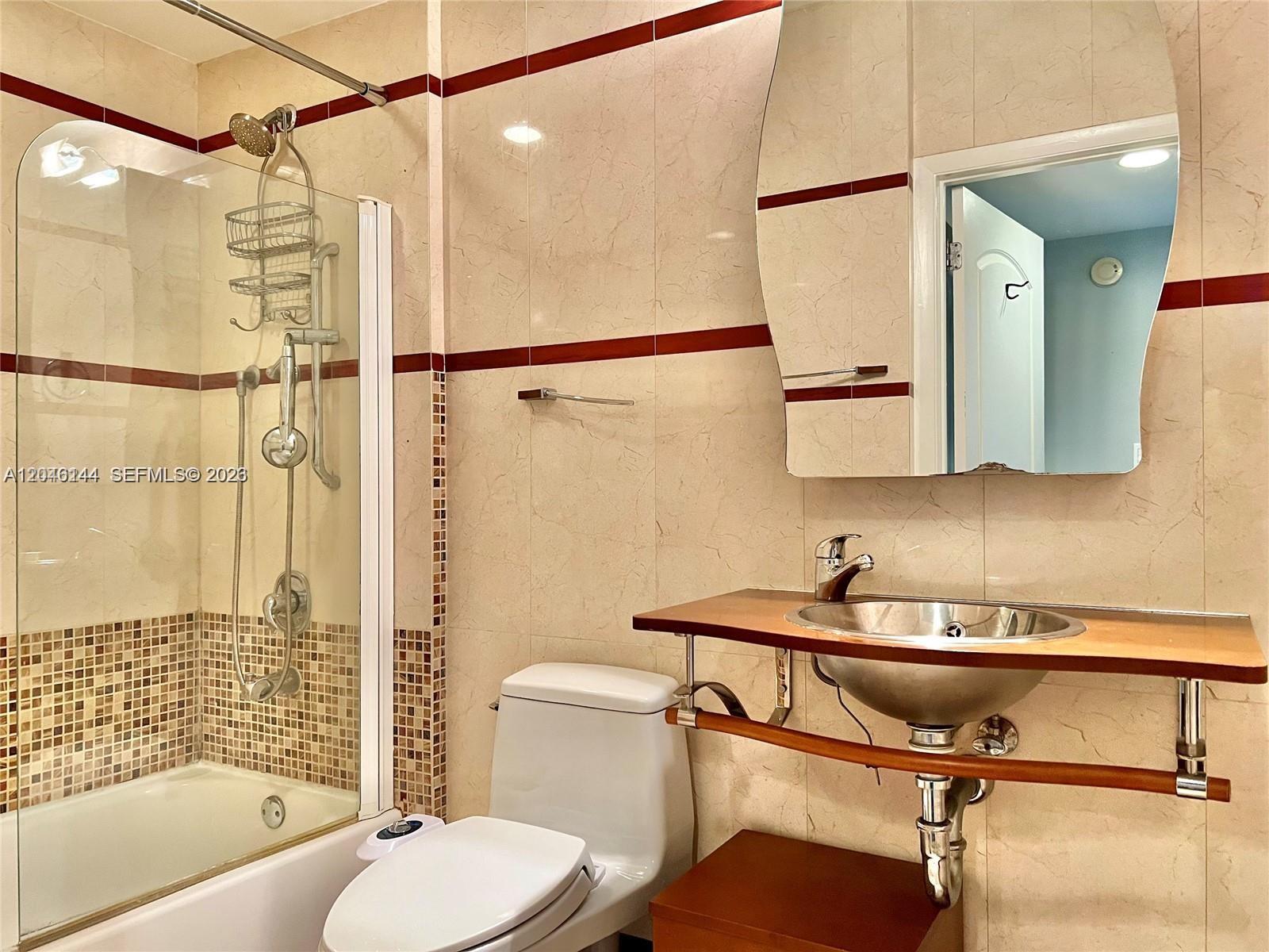 110 Washington Ave # 1506