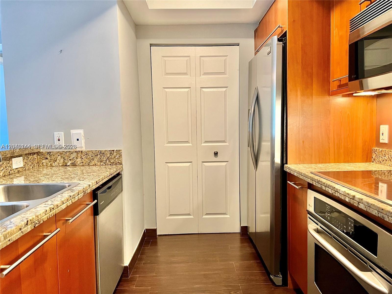 110 Washington Ave # 1506