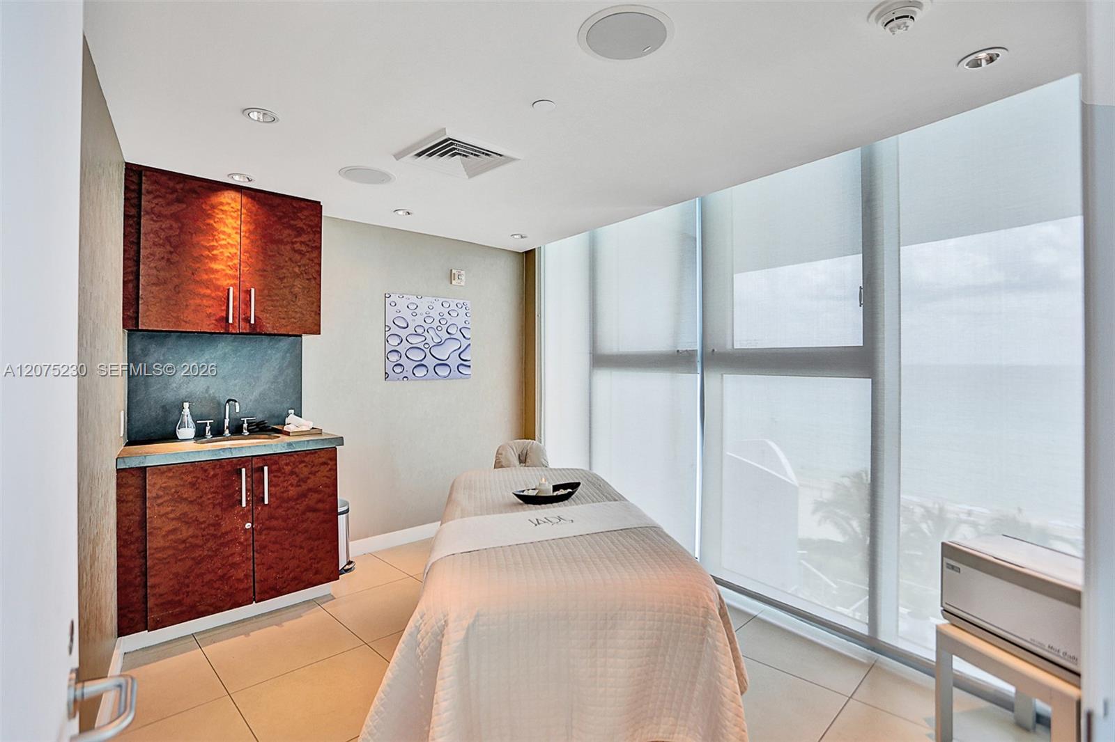 17001 Collins Ave # 4102
