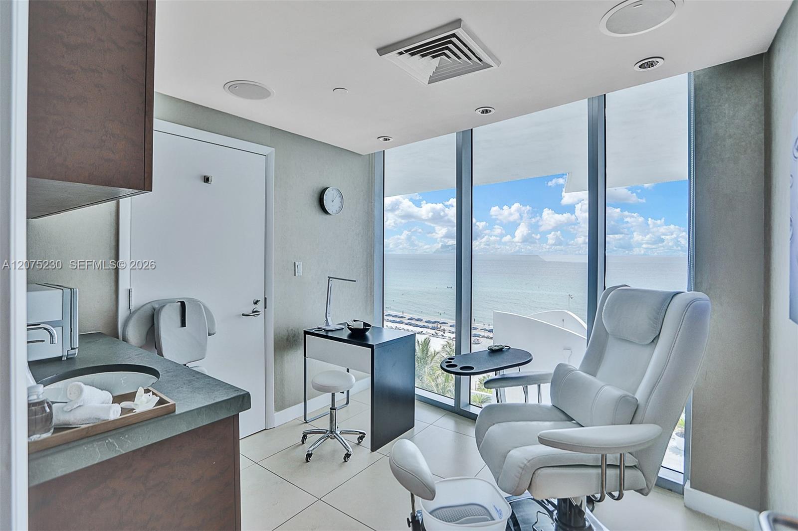 17001 Collins Ave # 4102