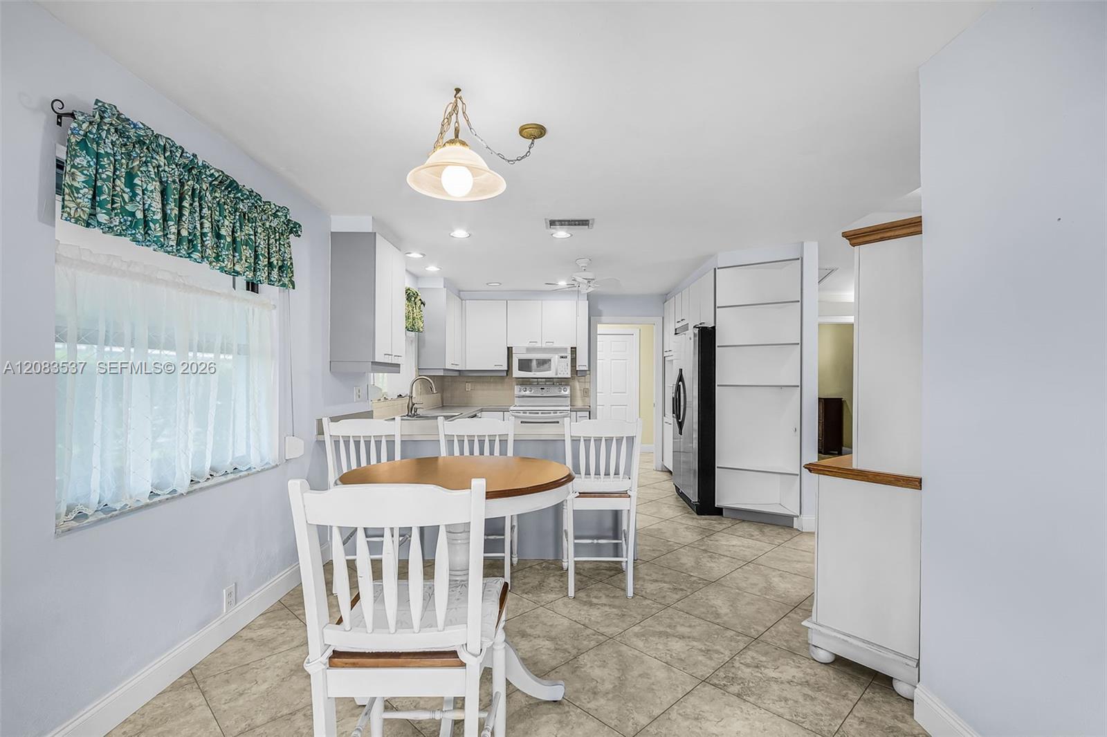 621 Roosevelt Ave
