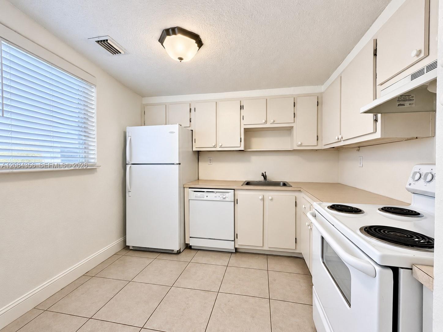 13707 Kendale Lakes Cir # 109