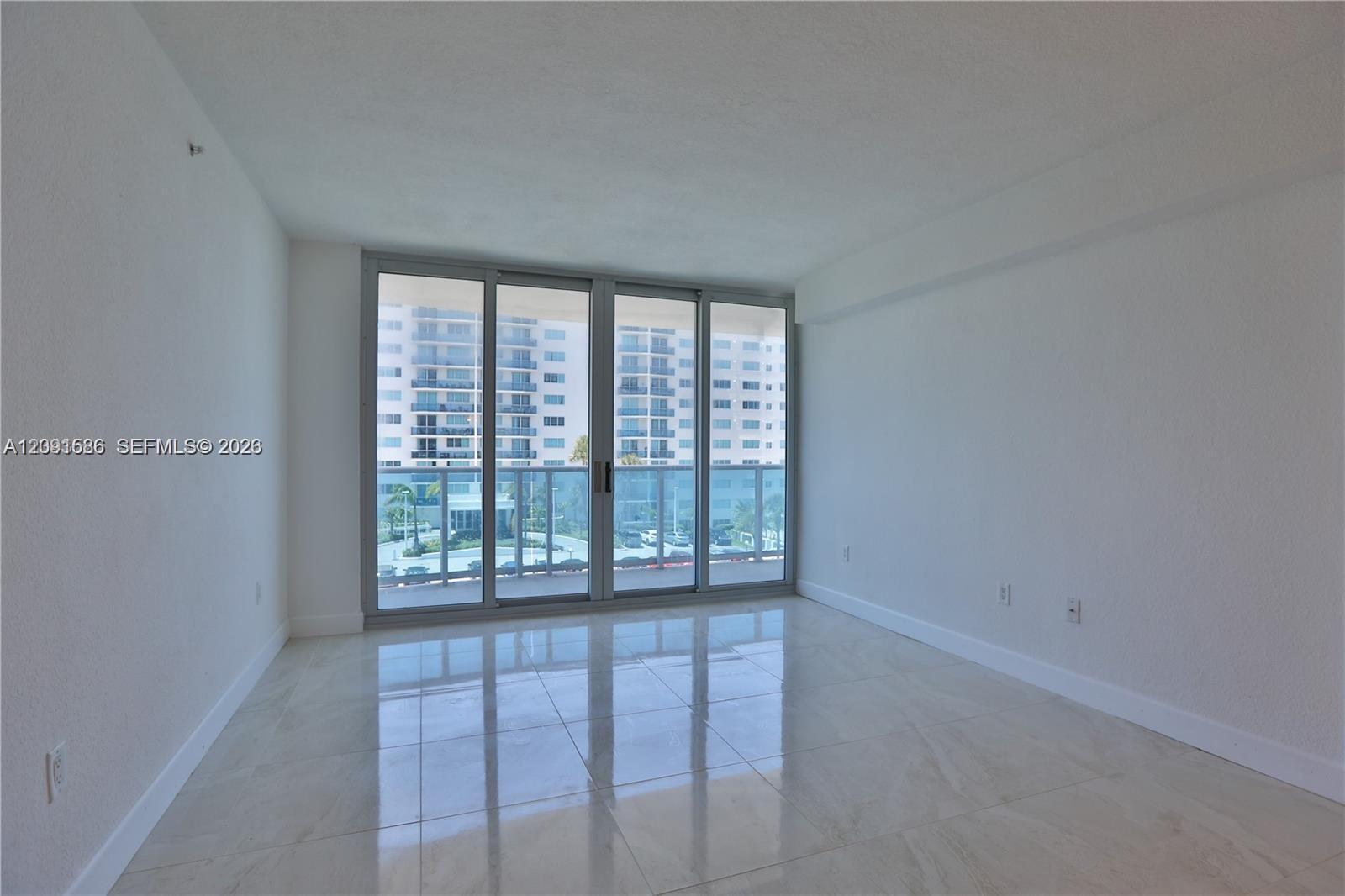 7501 E Treasure Dr # 4K