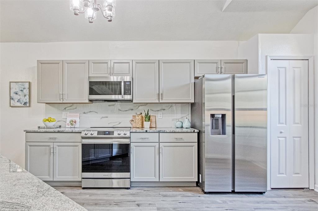 8725 CORAL DAWN CT
