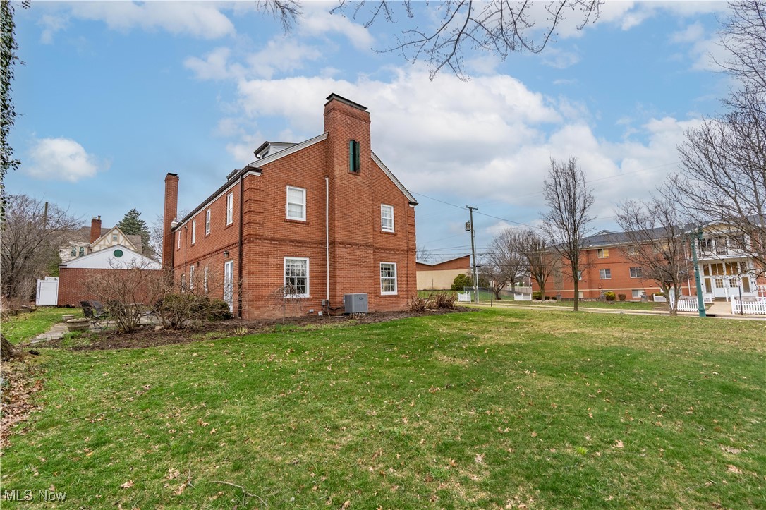 160 25th Street NW