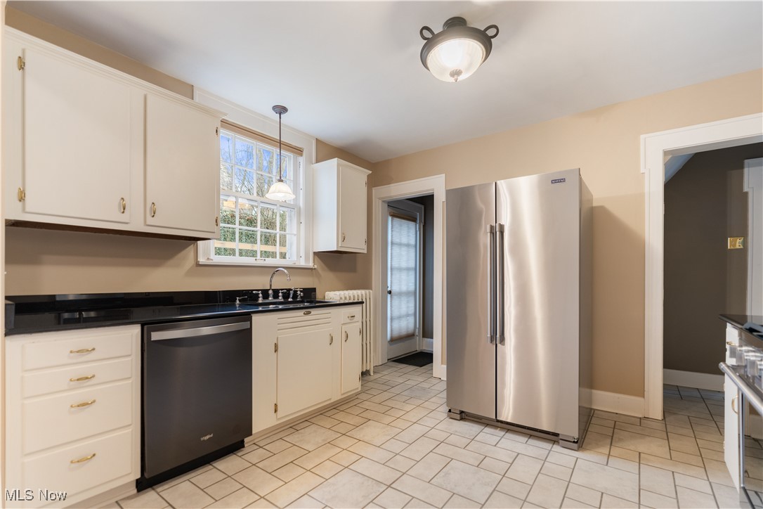 160 25th Street NW