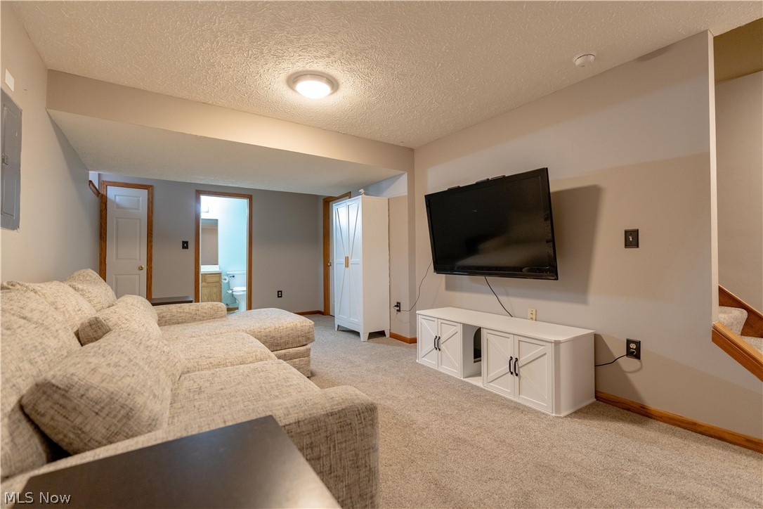 1095 Bennington Court